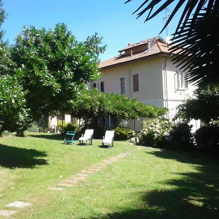 Swanlake Πανσιόν 3*